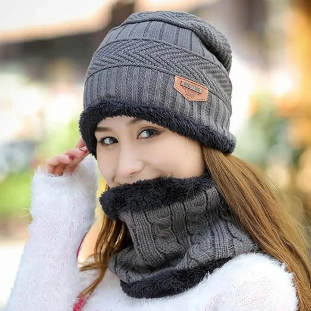 2 pairs of warm winter hats